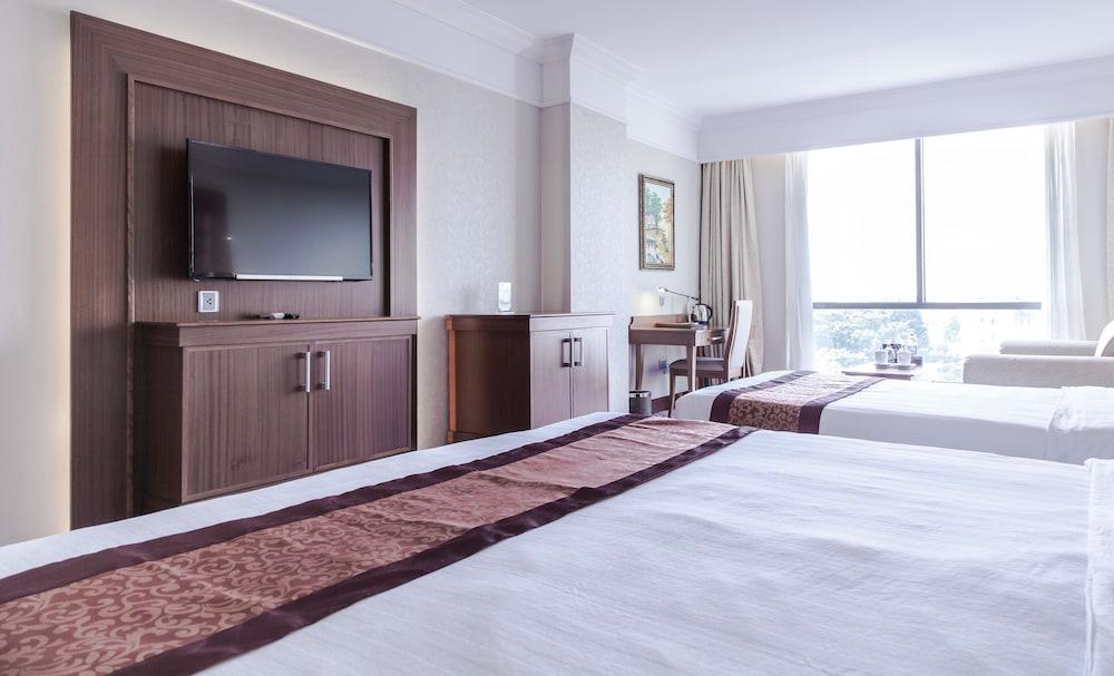 อาร์มี่ โฮเต็ล เหงียน ตริ ฟวง Hotel ฮานอย ภายนอก รูปภาพ