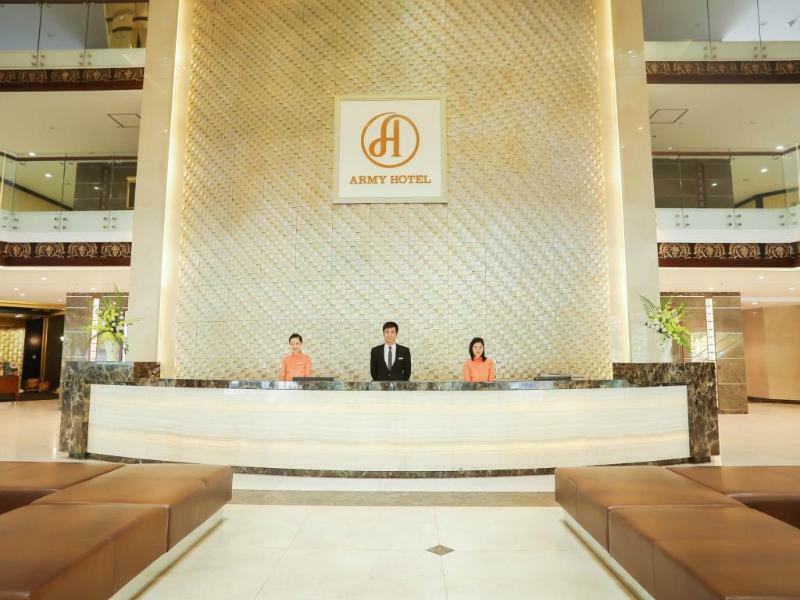 อาร์มี่ โฮเต็ล เหงียน ตริ ฟวง Hotel ฮานอย ภายนอก รูปภาพ